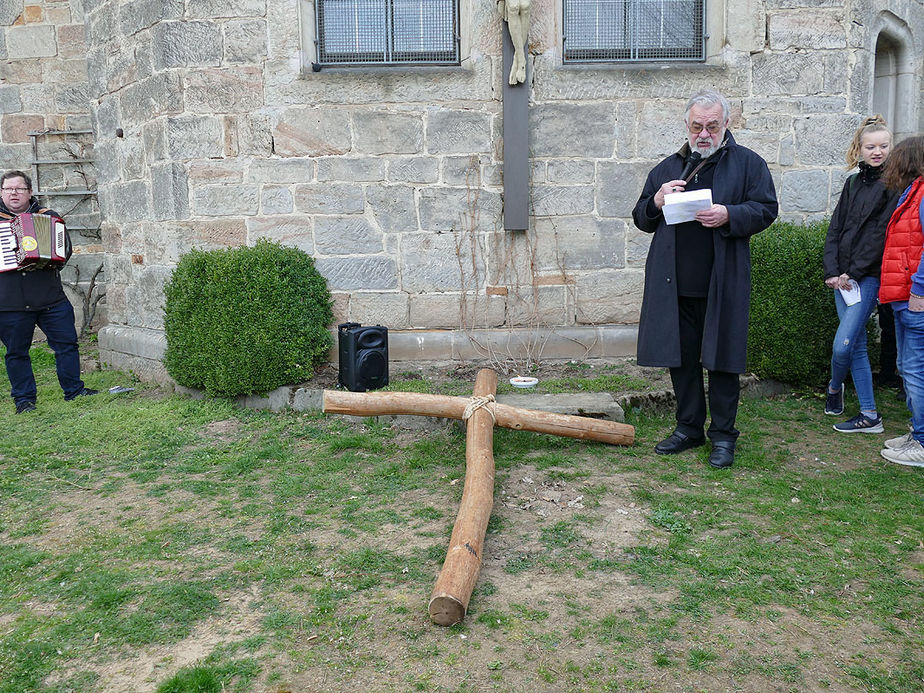 Ökumenischer Jugendkreuzweg in Naumburg (Foto: Karl-Franz Thiede)